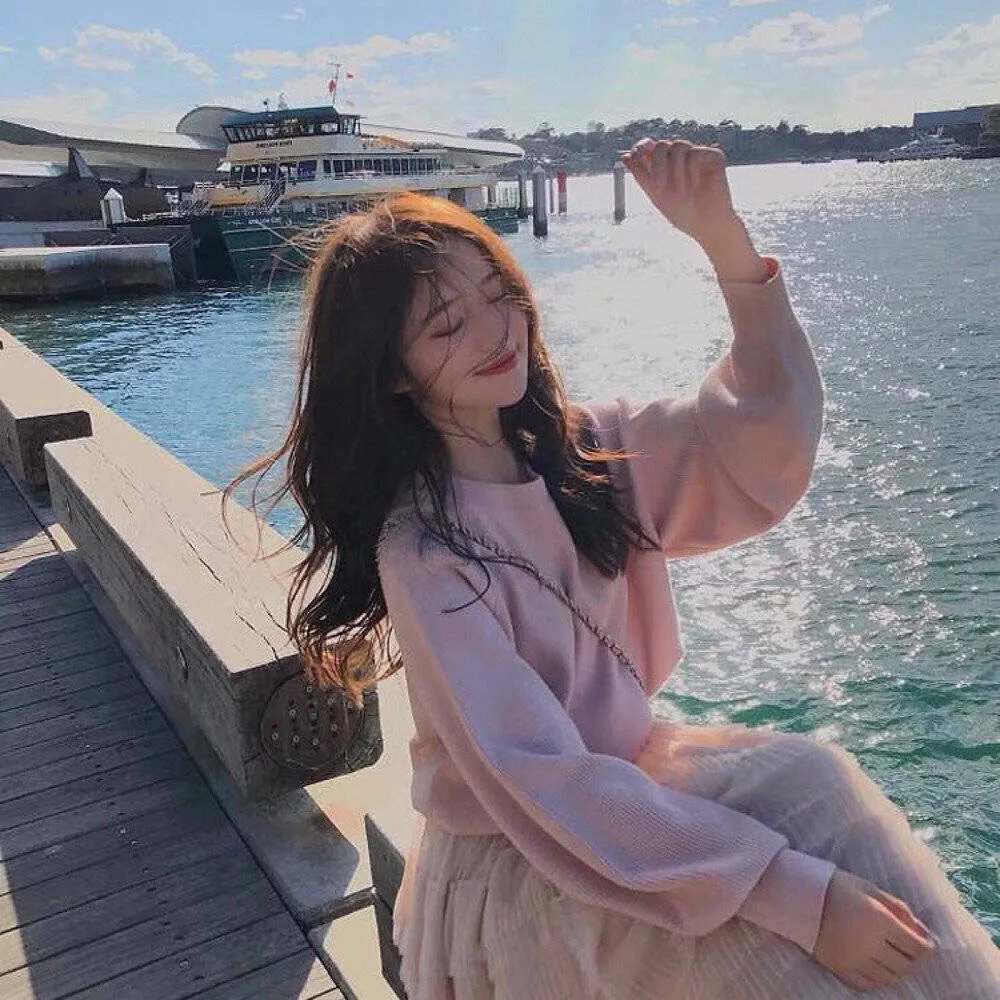 站起来的女孩